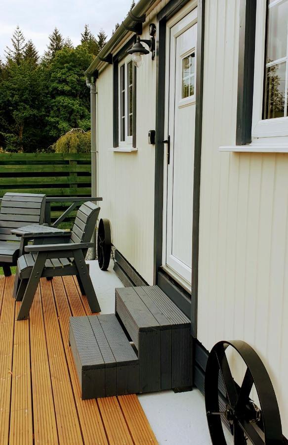 Small Cozy Shepherd Hut 20 By 7 Feet With Boxed In High Double Bed Balmacara Eksteriør bilde