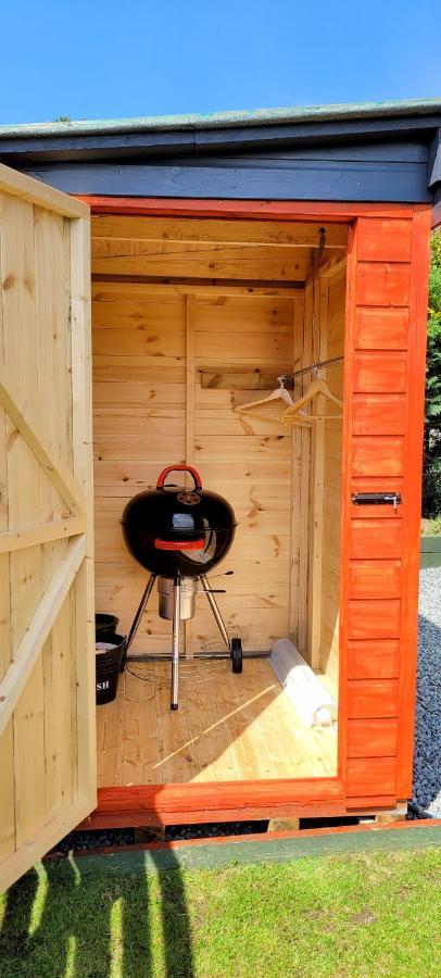 Small Cozy Shepherd Hut 20 By 7 Feet With Boxed In High Double Bed Balmacara Eksteriør bilde