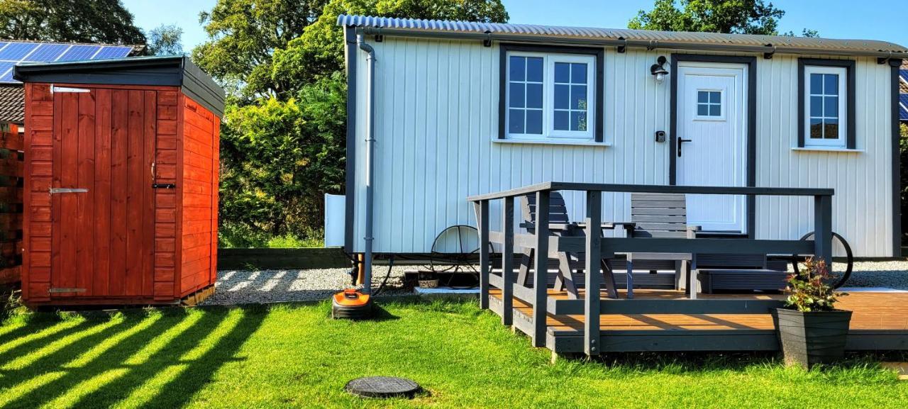 Small Cozy Shepherd Hut 20 By 7 Feet With Boxed In High Double Bed Balmacara Eksteriør bilde
