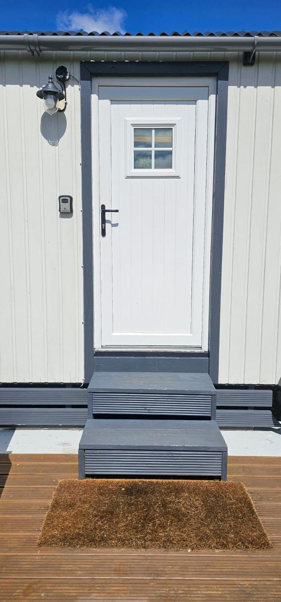 Small Cozy Shepherd Hut 20 By 7 Feet With Boxed In High Double Bed Balmacara Eksteriør bilde